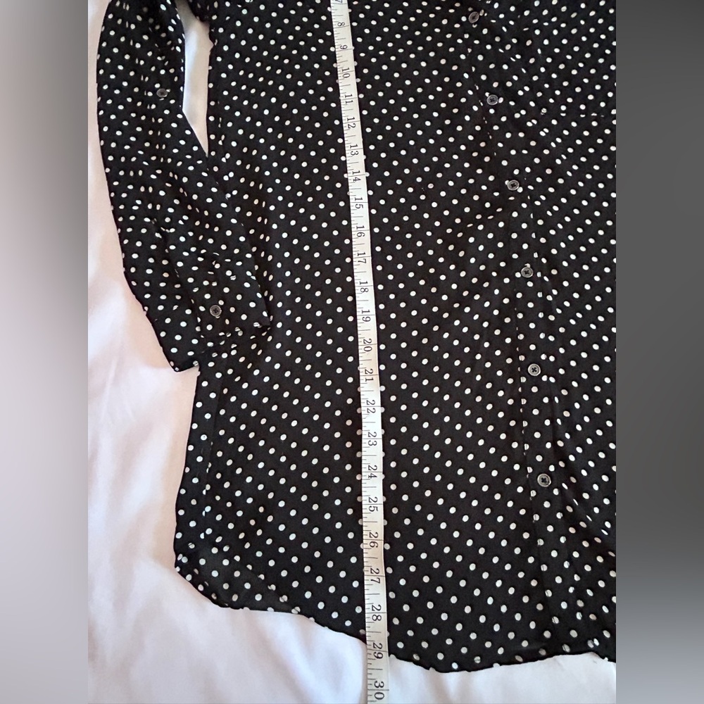 Forever 21 Black and White Polka Dot Button Up Blouse Size Medium - Picture 6 of 7